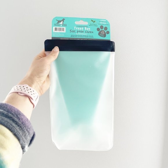 ✨ NWT Reusable Dog Treat Bag | Pounce + Fetch - Picture 3 of 4